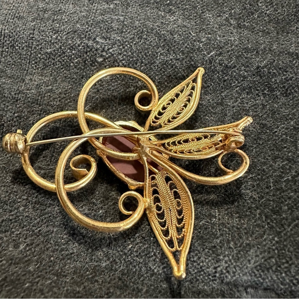 Vintage Filigree Gold Colored Floral Brooch With Plum Stone Center - Picture 3 of 5